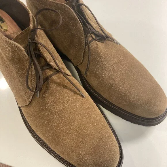 $800 SALVATORE FERRAGAMO Made in Italy Brown Suede Chukka 